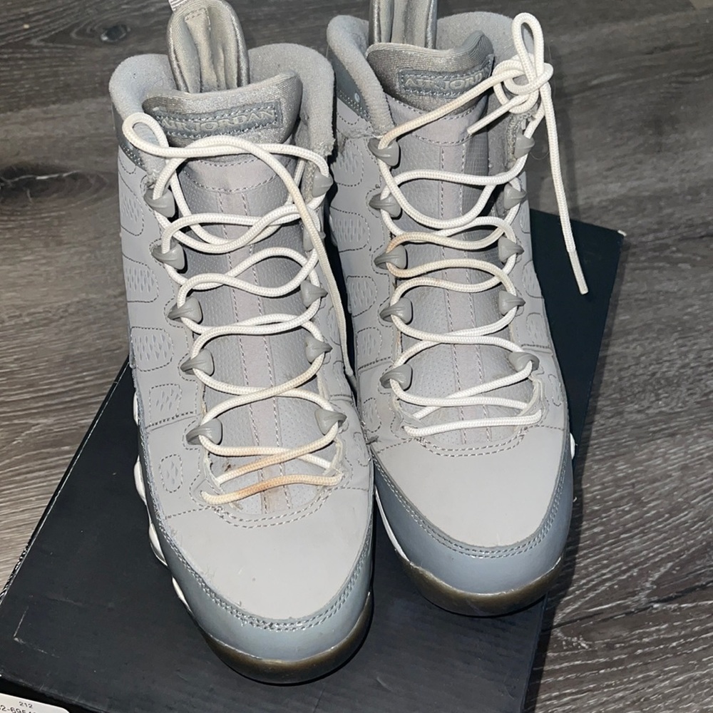 COOL GREY 9 size 5.5 Y
